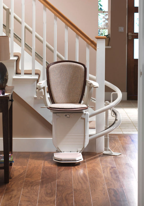 Curved stairlift on home staircase
